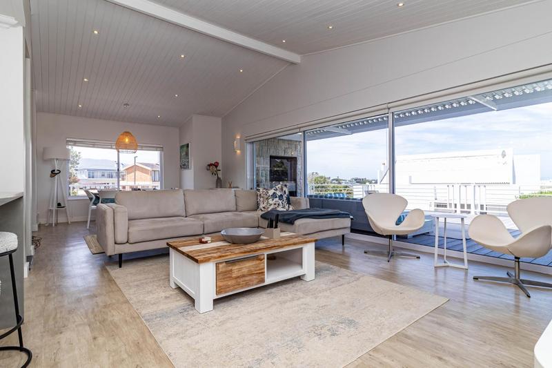 4 Bedroom Property for Sale in Sandbaai Western Cape